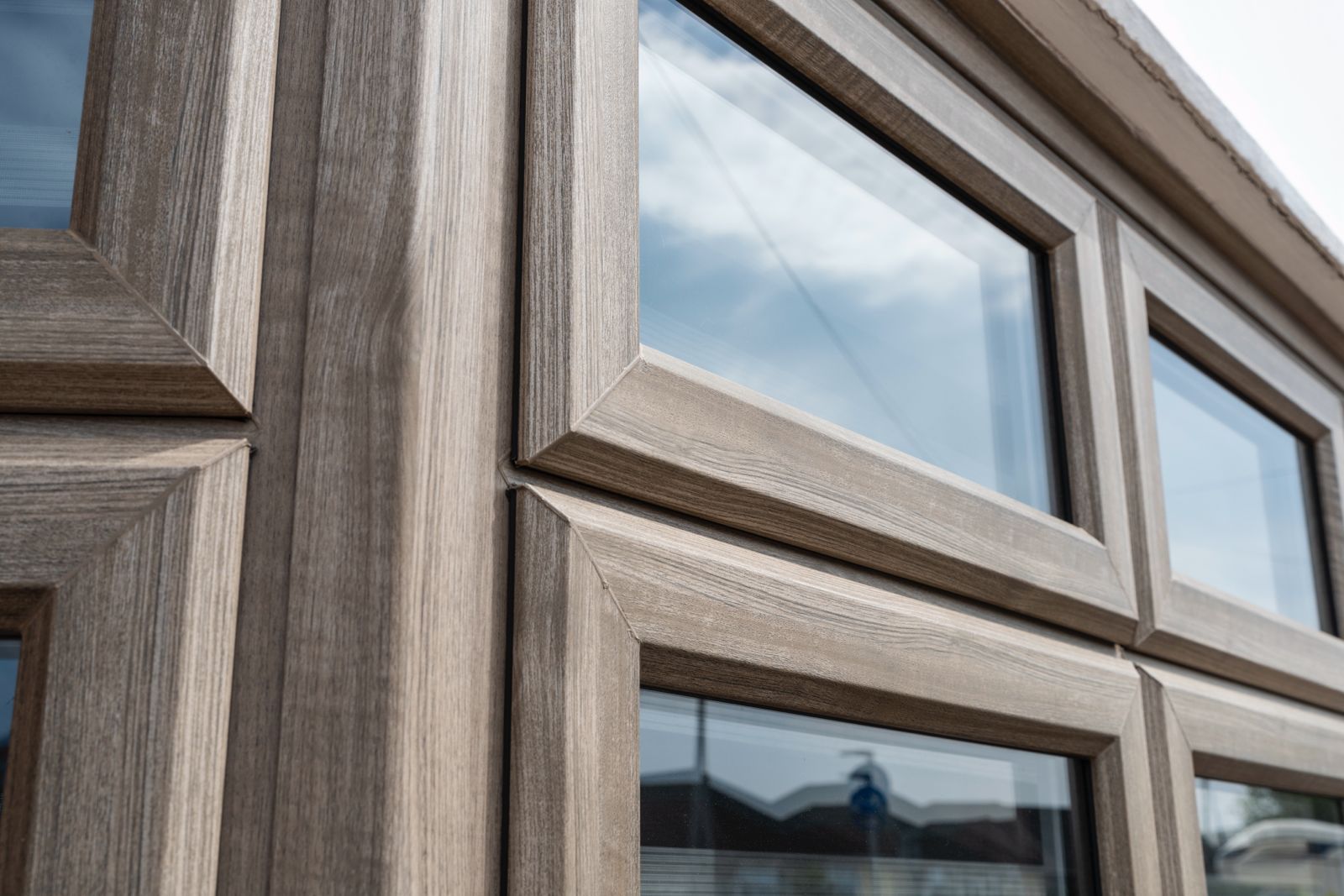 Gale Glazing & General Builders Ltd – 25+ years of expertise in double glazing, conservatories, warm roofs, bifold doors, fascias, soffits, cladding, brickwork, and more across Kent. FENSA-registered, Trading Standards-approved, and HomePro-backed for quality assurance.